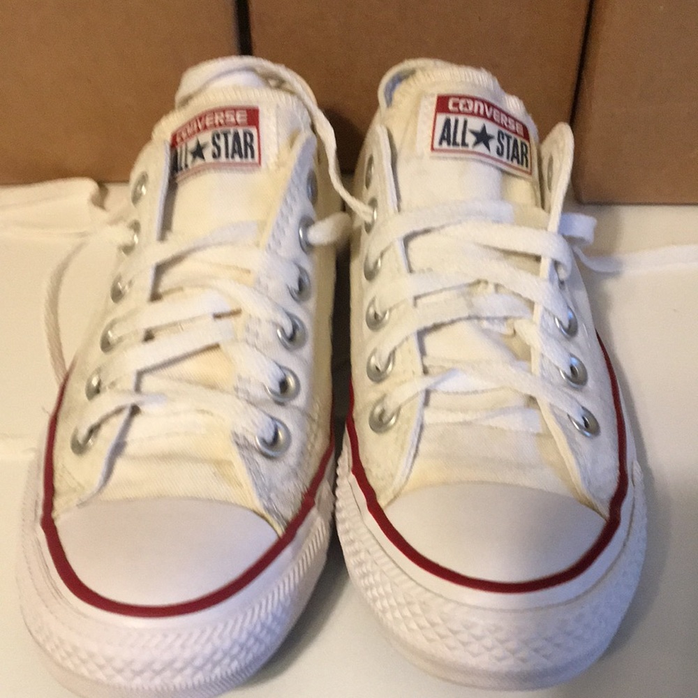 Converse shoes size 6.5 women’s or 4.5 men’s